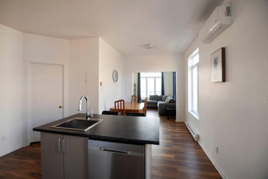 The 1810 - Spacious With Balcony - North Of Quebec Esterno foto