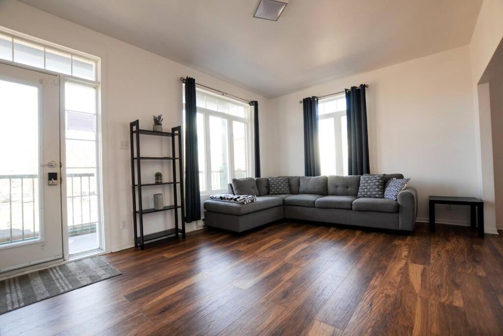 The 1810 - Spacious With Balcony - North Of Quebec Esterno foto