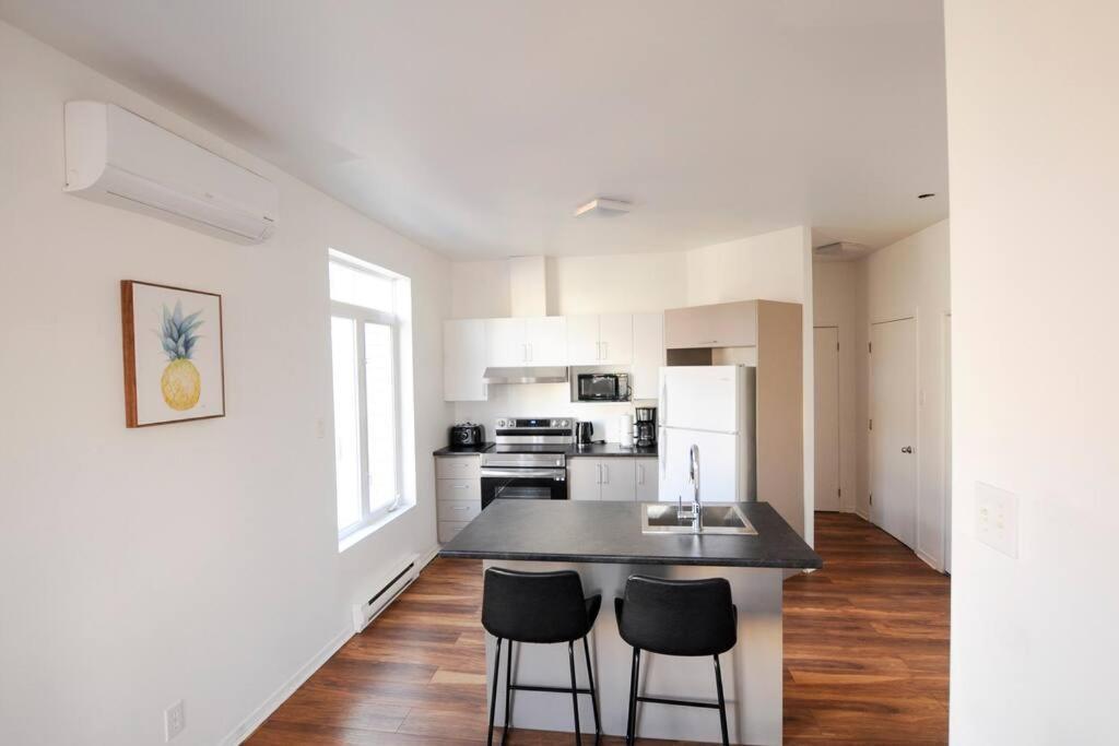The 1810 - Spacious With Balcony - North Of Quebec Esterno foto